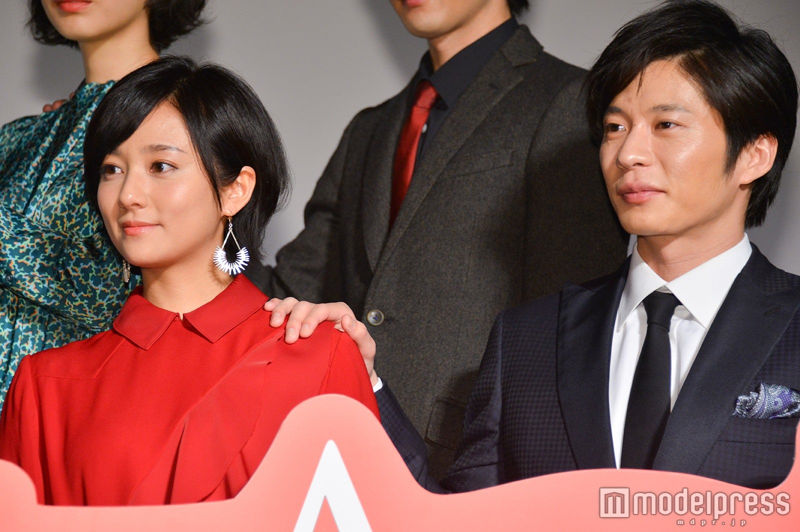 莉桜と田村／木村文乃、田中圭（C）モデルプレス