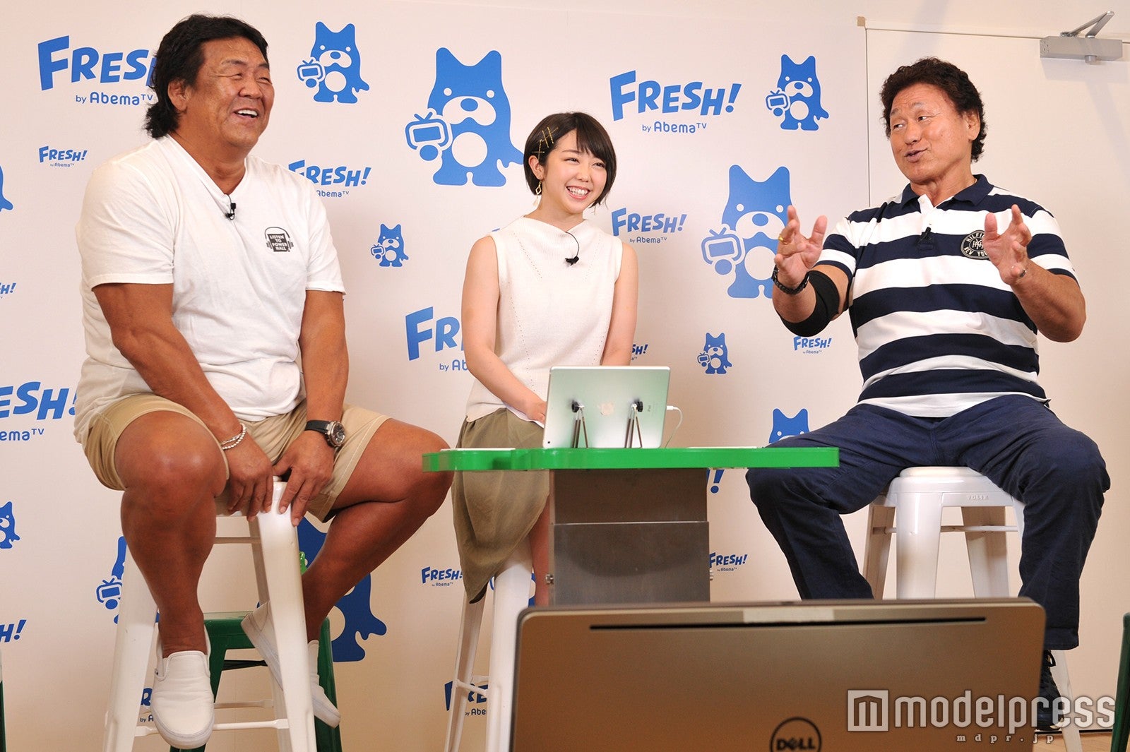 （左から）長州力、峯岸みなみ、天龍源一郎（C）モデルプレス