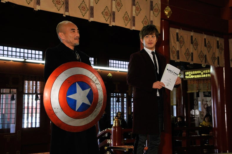 （左から）声優を務める竹中直人、溝端淳平／（C）2014 Marvel. All Rights Reserved.