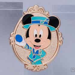 ミッキーマウスのピン（C）Disney