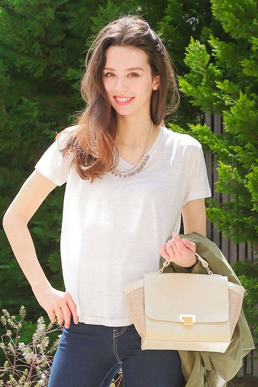 VネックorUネックシンプルスラブTシャツ「salus」1,290円（税込）