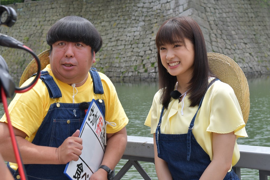 日村勇紀、土屋太鳳（C）TBS
