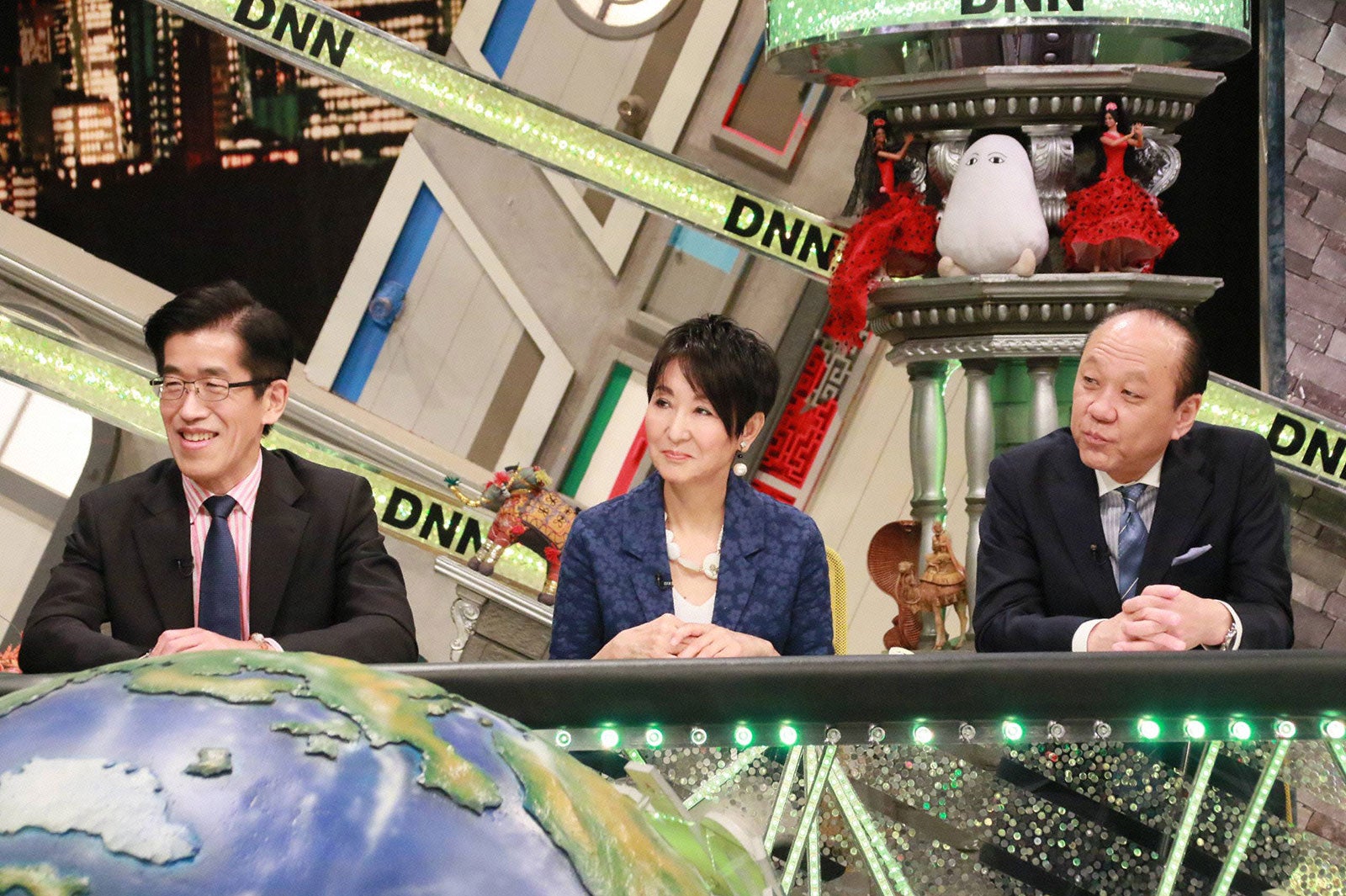 岸博幸、吉川美代子、出口保行（C）フジテレビ