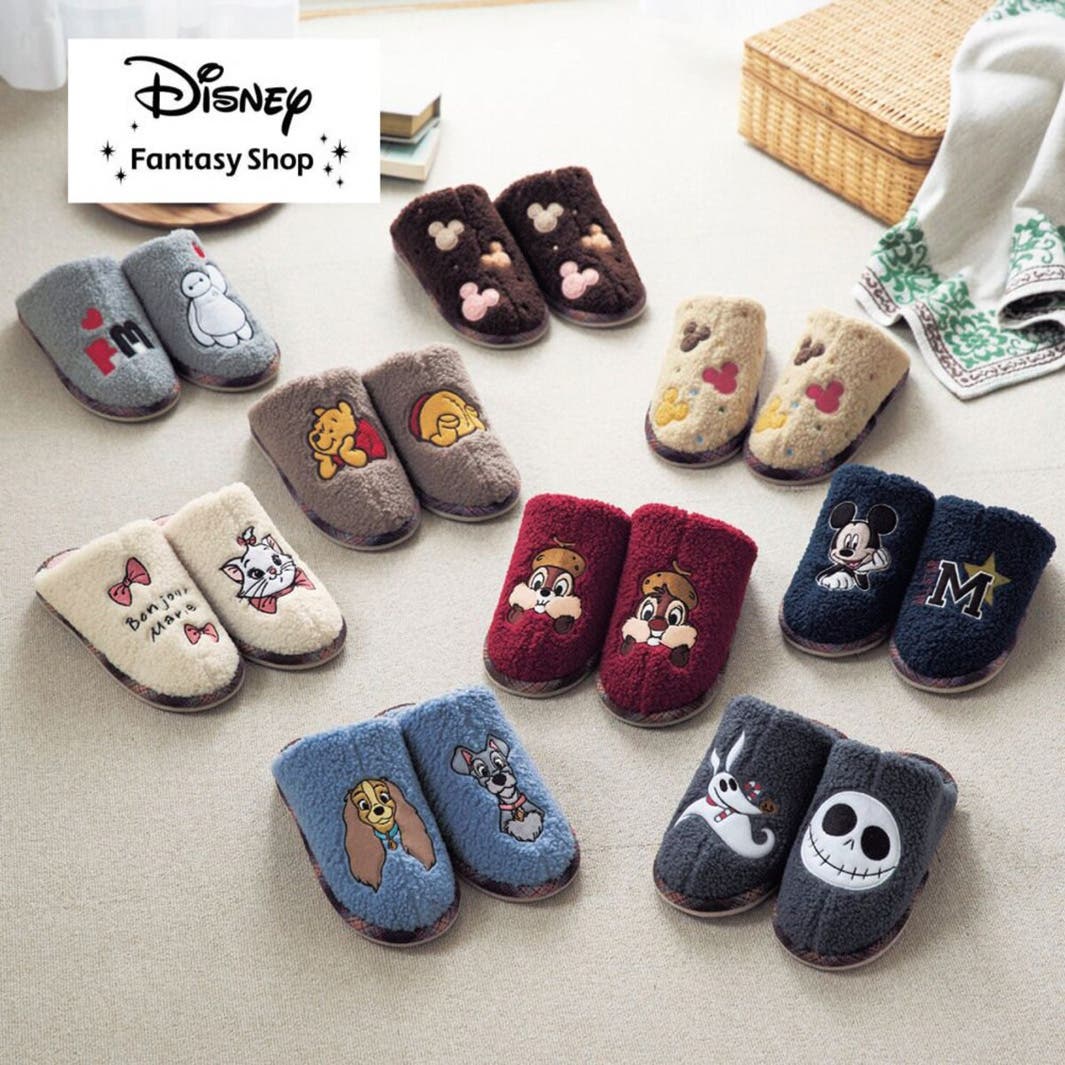 足首まであったかな脱ぎ履きしやすいもこもこボアスリッパ(選べるキャラクター)/¥1,790(税込)(C)Disney(C)Disney.Based on the “Winnie the Pooh” works by A.A. Milne and E.H. Shepard.