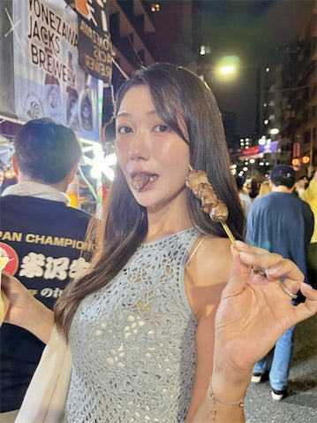 40歳"美しすぎる気象予報士"、透けニットが色っぽい夏祭りコーデ披露「どんどん綺麗になってますね」