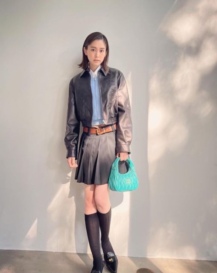 桐谷美玲、ミニスカートで美脚披露「スタイル良すぎ」「似合ってる」の声