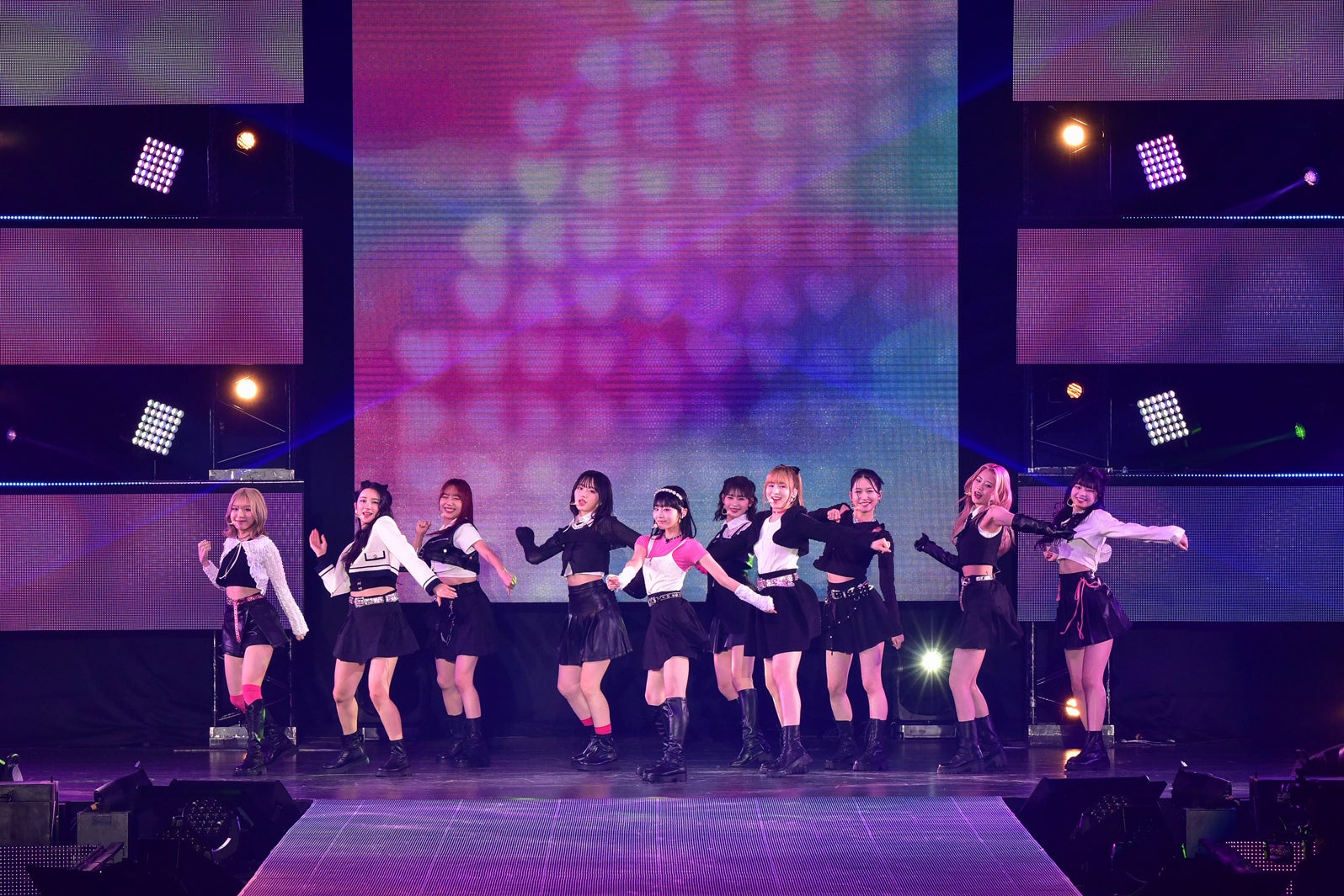 ME:I（C）Rakuten GirlsAward 2024 SPRING／SUMMER