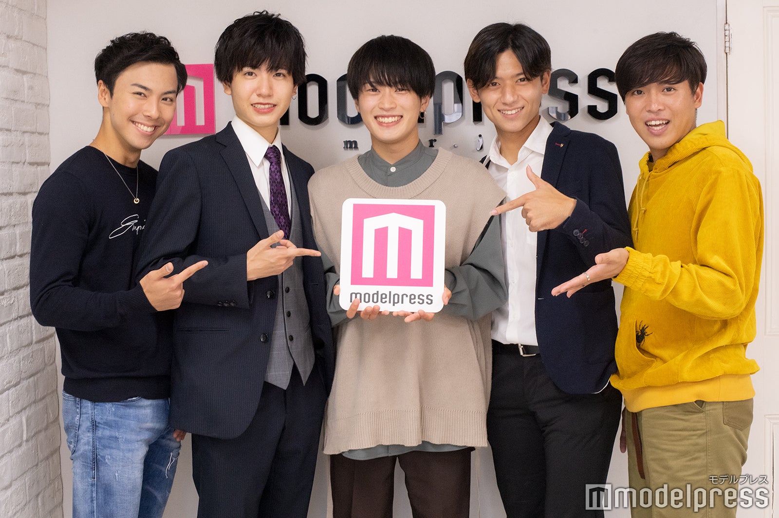 石井隼一郎さん、岡田弦太さん、田山凌汰さん、保木魁人さん、小林柾慶さん／「慶應ボーイコンテスト2021」ファイナリスト（C）モデルプレス