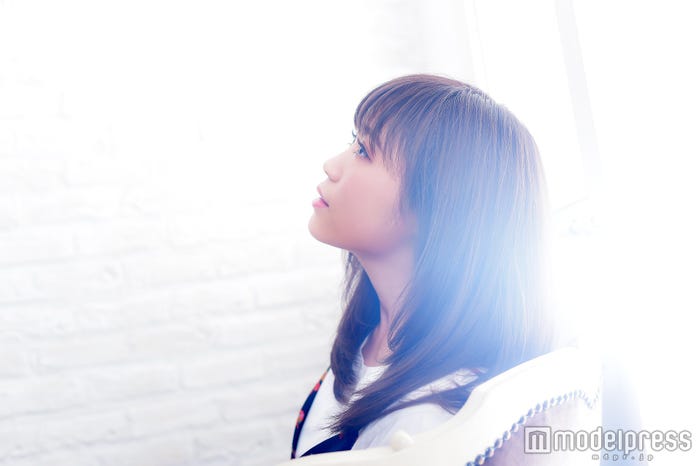 「最初は不安でしかなかった」/鷲尾伶菜(C)モデルプレス