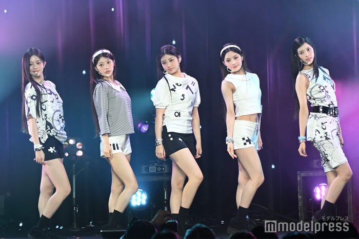 ILLIT(C)モデルプレス