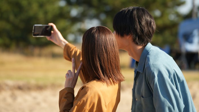 堀田真由、萩原利久「たとえあなたを忘れても」第7話より(C)ABCテレビ