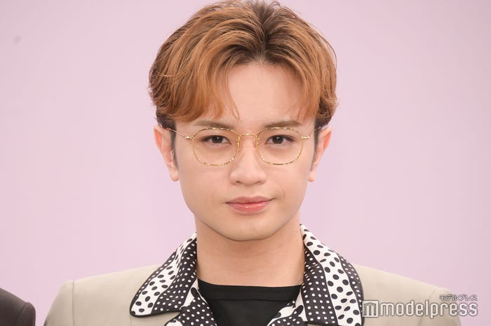メガネドレッサー賞を狙う中島健人(C)モデルプレス