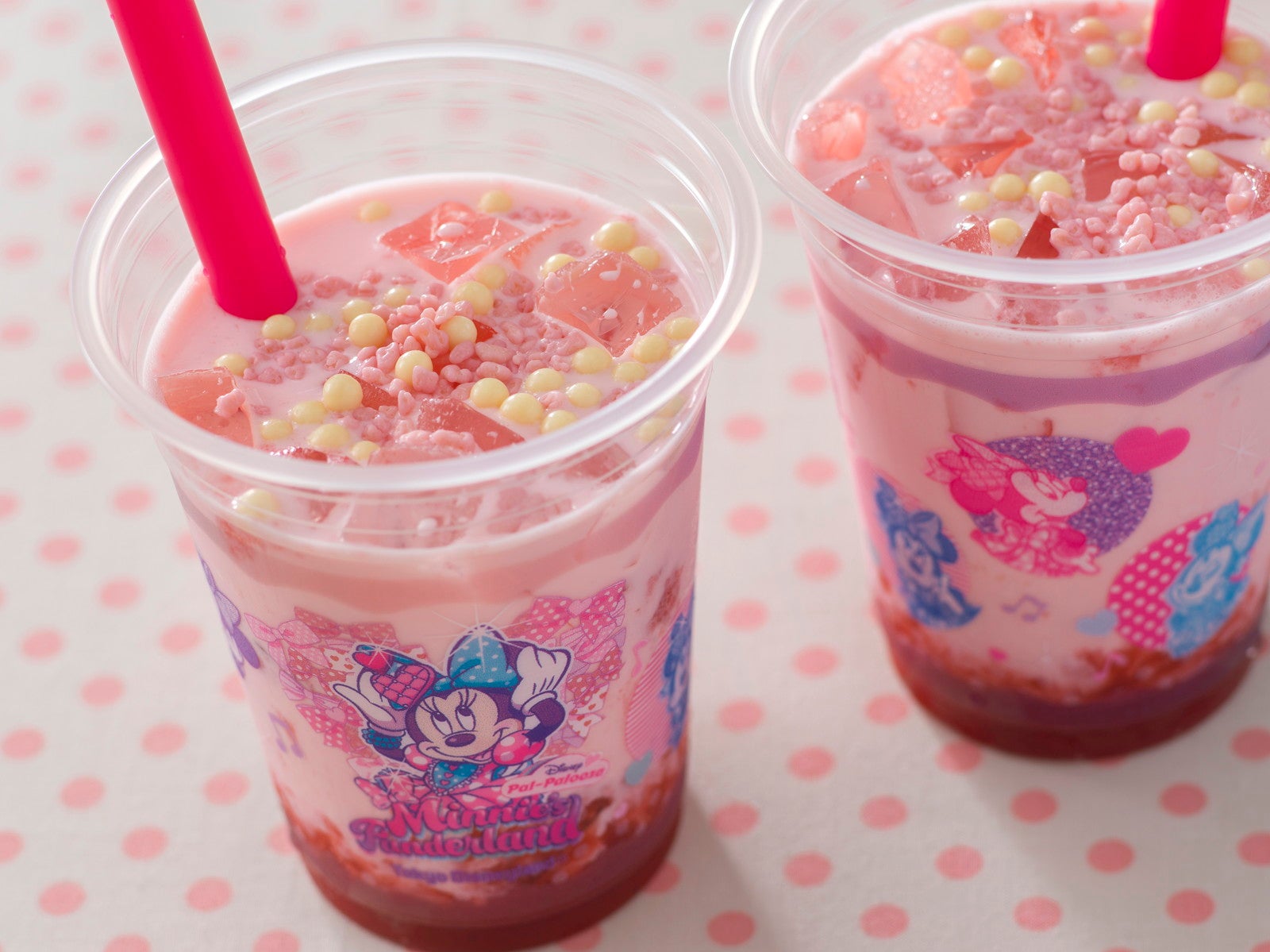 ストロベリーミルク￥600（C）Disney