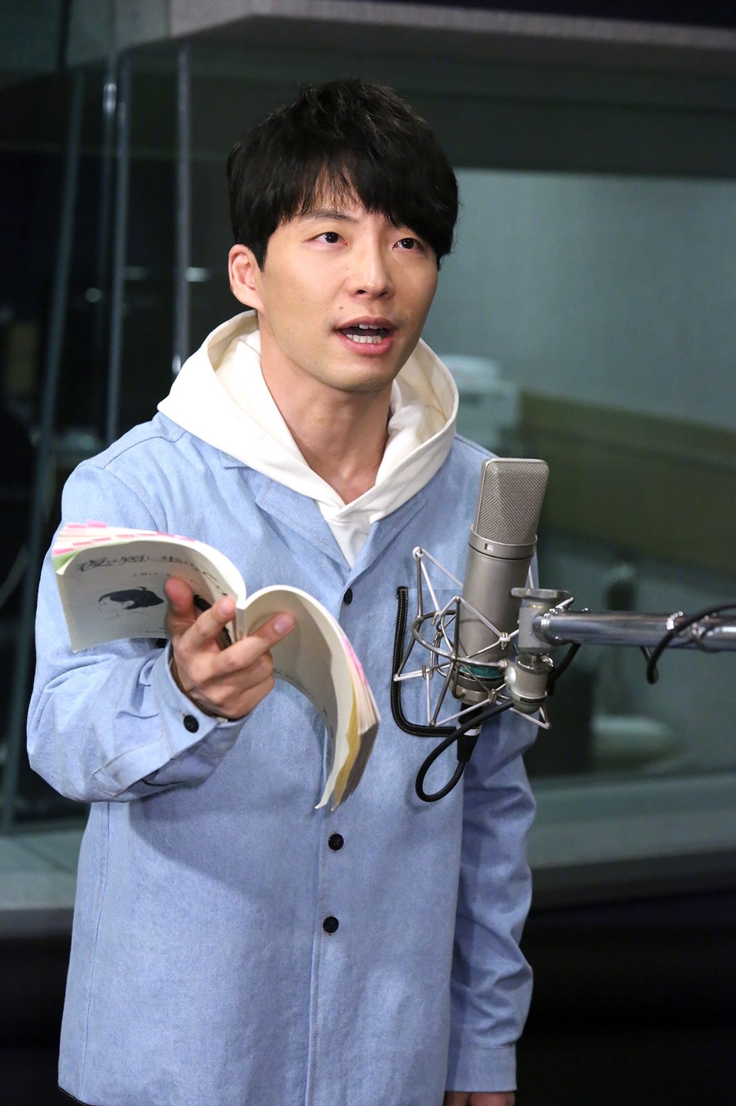 星野源、臨場感たっぷりの全力熱演　監督から絶賛「まさに先輩」