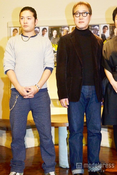 （左から）高岡蒼佑、佐野史郎