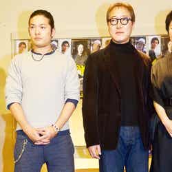 (左から)高岡蒼佑、佐野史郎