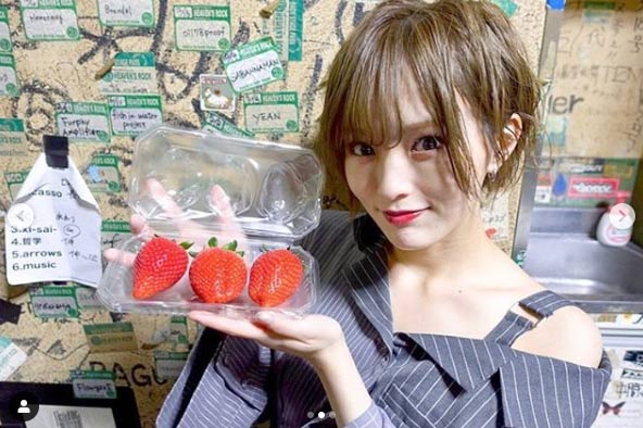 山本彩、鎖骨あらわな肩出しショットに「色っぽい」「ドキッとした」