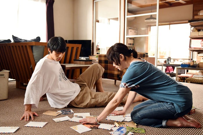 岡田健史、夏川結衣/「中学聖日記」第5話より(C)TBS