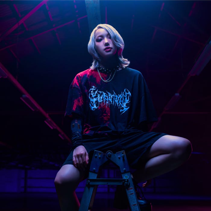 「PEEP PEEP」MVでのHINATA(提供写真)