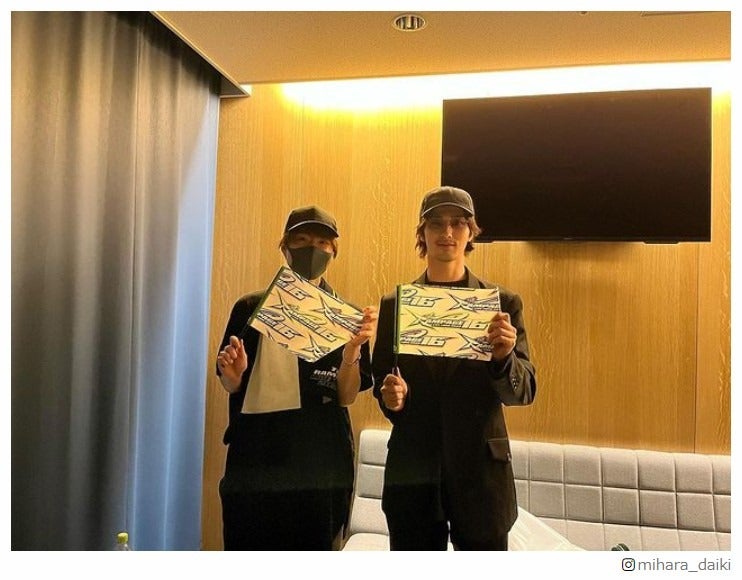 横浜流星＆三原大樹、高校の同級生・THE RAMPAGE岩谷翔吾の応援駆けつける ライブ参戦2ショットに反響「胸熱」「貴重すぎる1枚」