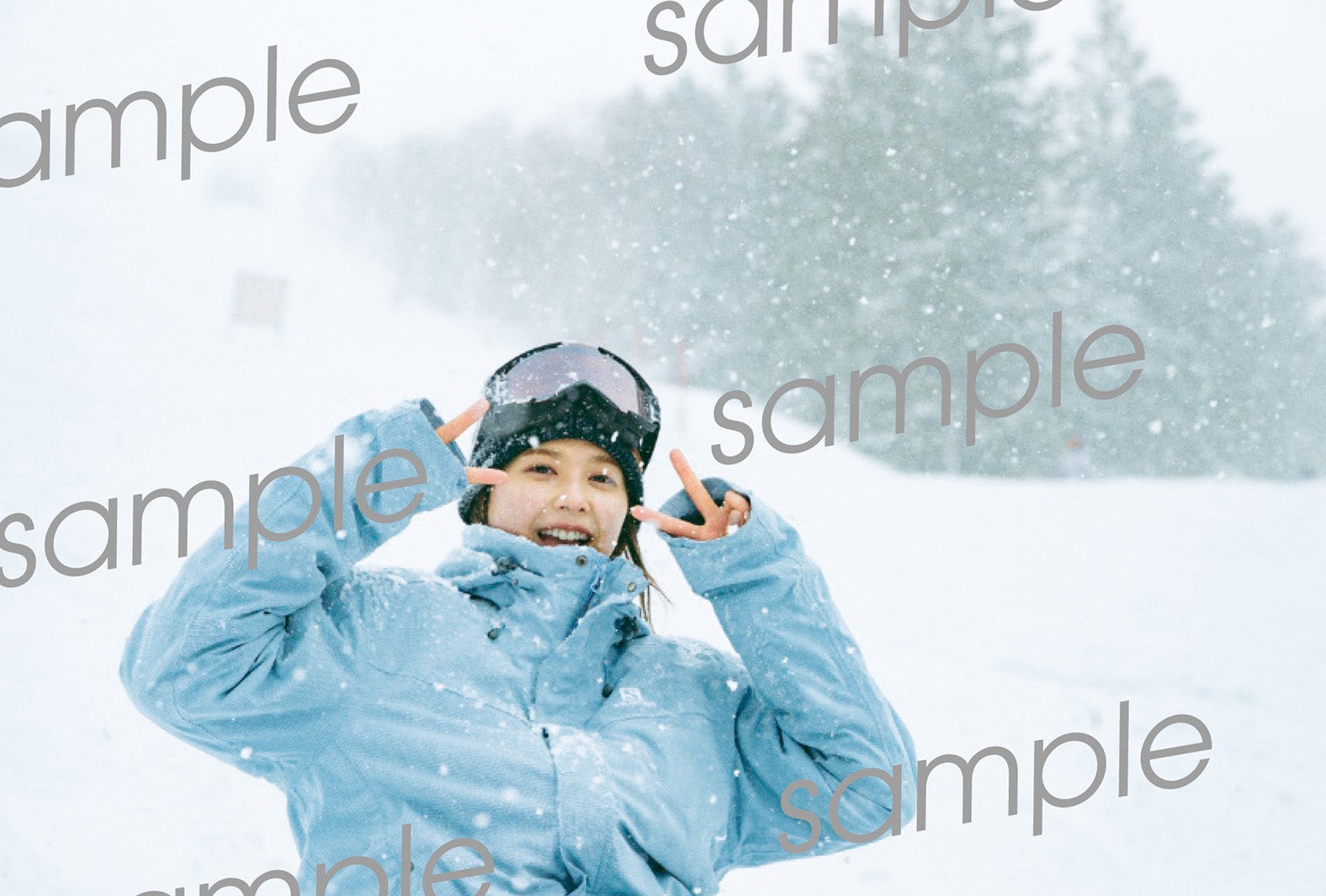 渡邉理佐 卒業メモリアルブック「抱きしめたくなる瞬間」SHIBUYA TSUTAYA限定ポストカード（C）柴田フミコ／集英社