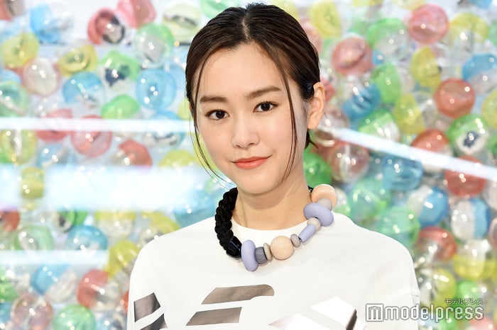 桐谷美玲 前髪復活 レイヤーヘアにイメチェン 天使 雰囲気違う と絶賛の声 モデルプレス 桐谷美玲 前髪復活 レイヤーヘアにイメチェン 天使 雰囲気違う と絶賛の声 モデルプレス