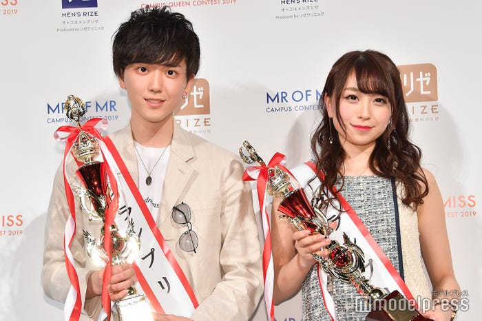 草地稜之さん、中村優花さん(C)モデルプレス