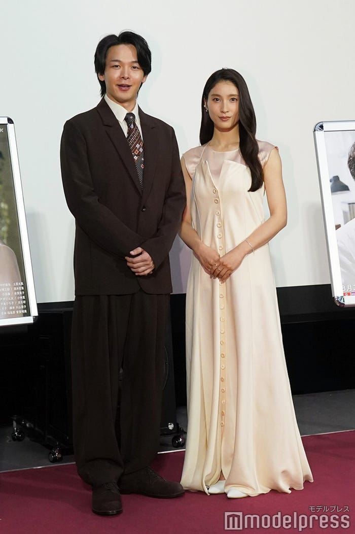 中村倫也、土屋太鳳(C)モデルプレス