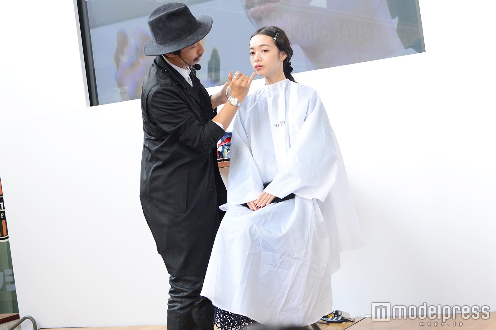 リップも“＋ブラウン”でいい女フェイスに （C）モデルプレス