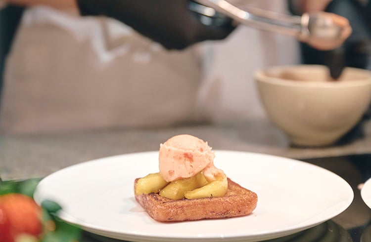 ストロベリーにメロメロ／提供画像