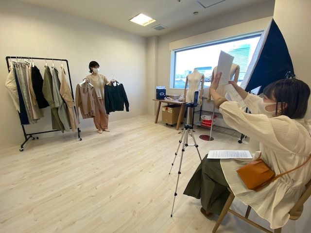 ルミネ大宮 商品撮影 配信ができるスタジオを設置 モデルプレス ルミネ大宮 商品撮影 配信ができるスタジオを設置 モデルプレス