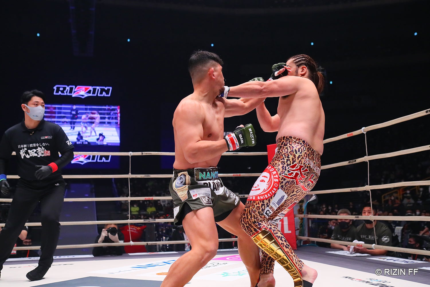 シバターVSHIROYA（C）RIZIN FF