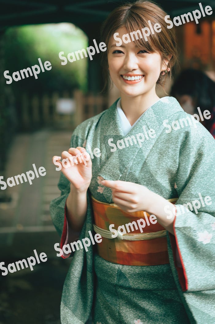 樋口日奈/楽天ブックスポストカード/撮影:前康輔(画像提供:光文社)