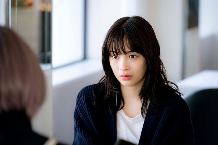 広瀬すず/「夕暮れに、手をつなぐ」第9話より(C)TBS