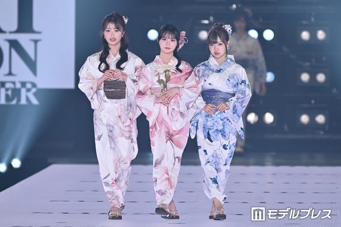 (左から)おさき、さくら、MINAMI