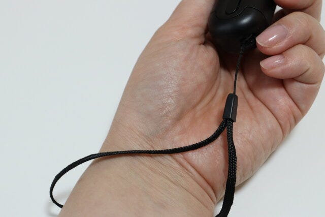 ダイソー　扇風機、ストラップ付（ミッキー／ミニー）　ストラップ