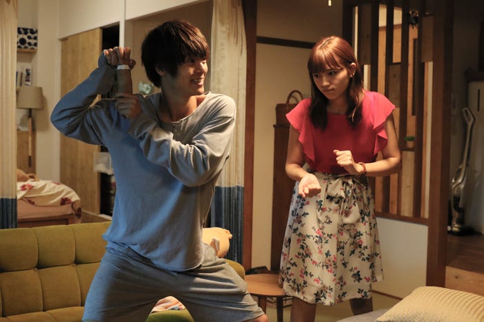 窪田正孝、川口春奈/「ヒモメン」第1話より(C)テレビ朝日