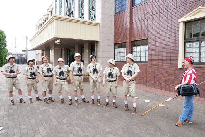 (左から)菊田竜大、秋山寛貴、岡部大、長田庄平、長谷川忍、菊池風磨、せいや、粗品、松尾駿(C)フジテレビ