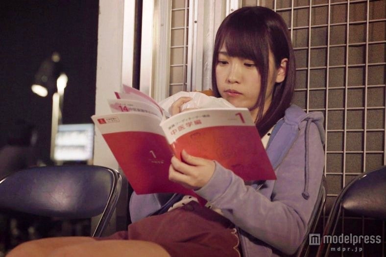 資格取得を目指す川栄李奈