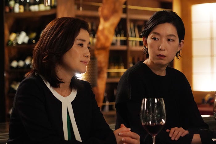 石田ひかり、江口のりこ/「悪女(わる)~働くのがカッコ悪いなんて誰が言った?~」最終話より(C)日本テレビ