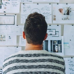 付き合ってはいけない「ダメ男」の特徴5つ