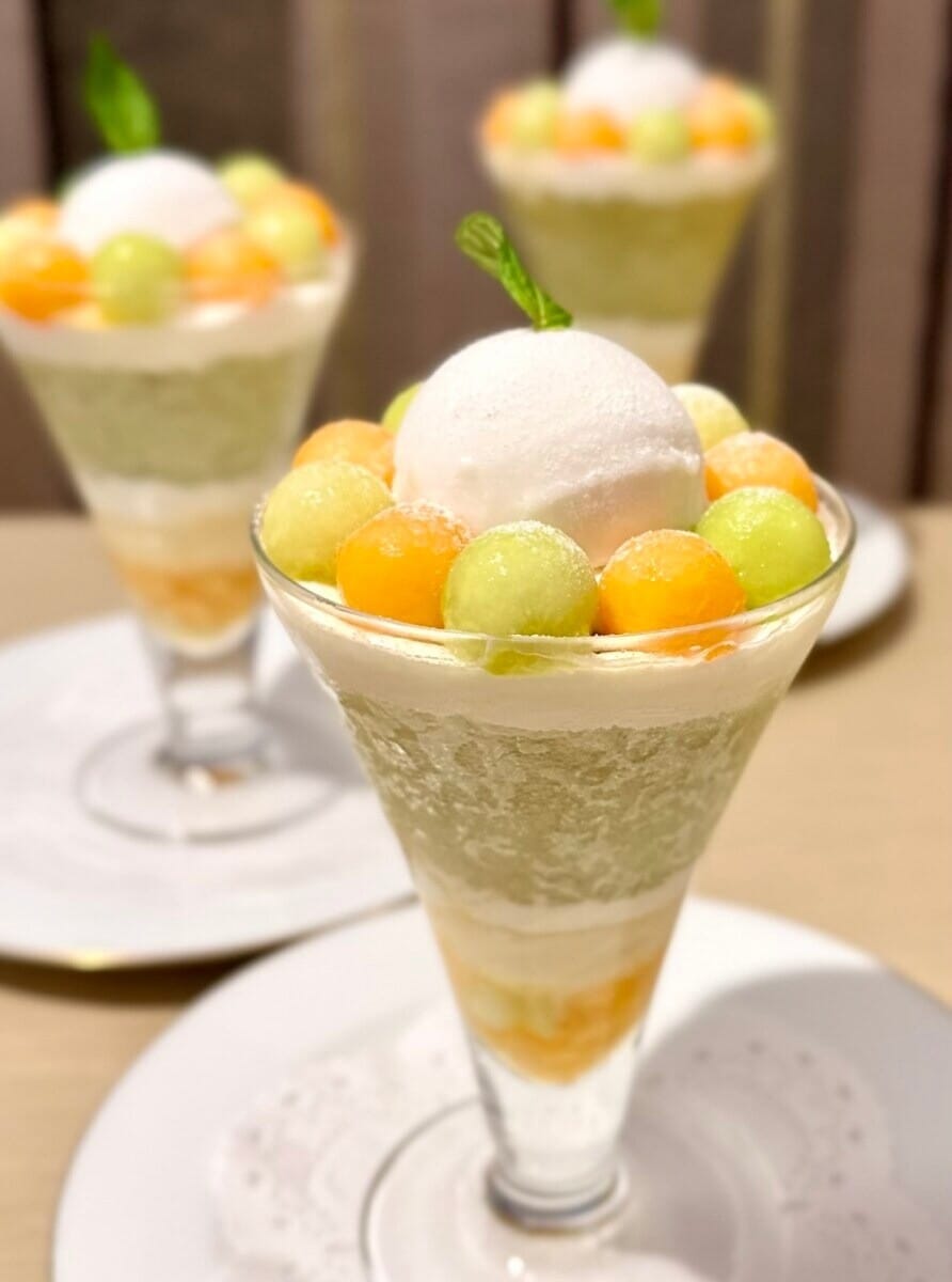 グリーン、オレンジ、白という組み合せも爽やか