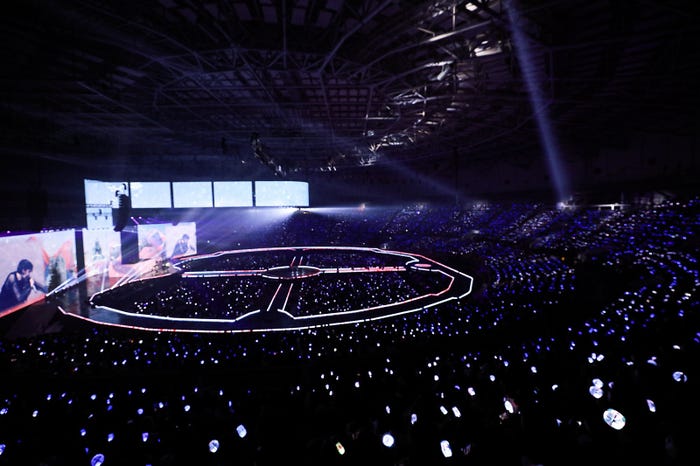 TOMORROW X TOGETHER(P)&(C)BIGHIT MUSIC