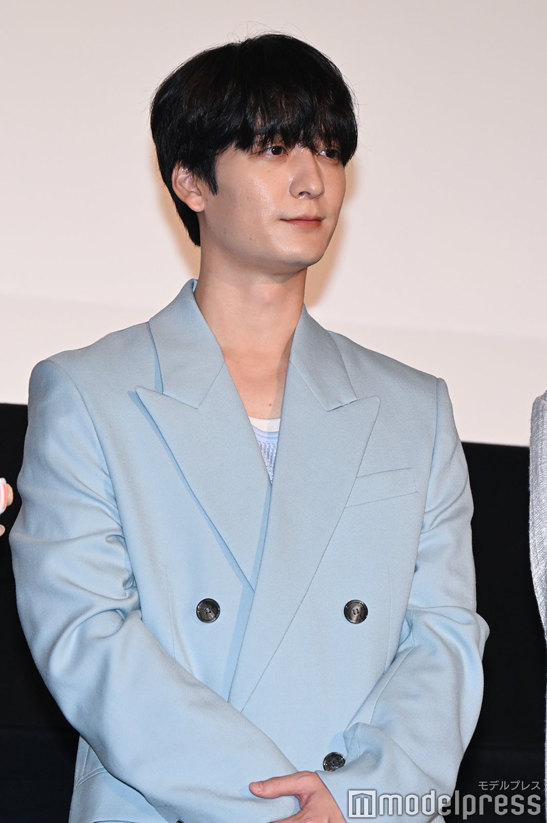 梅原裕⼀郎（C）モデルプレス