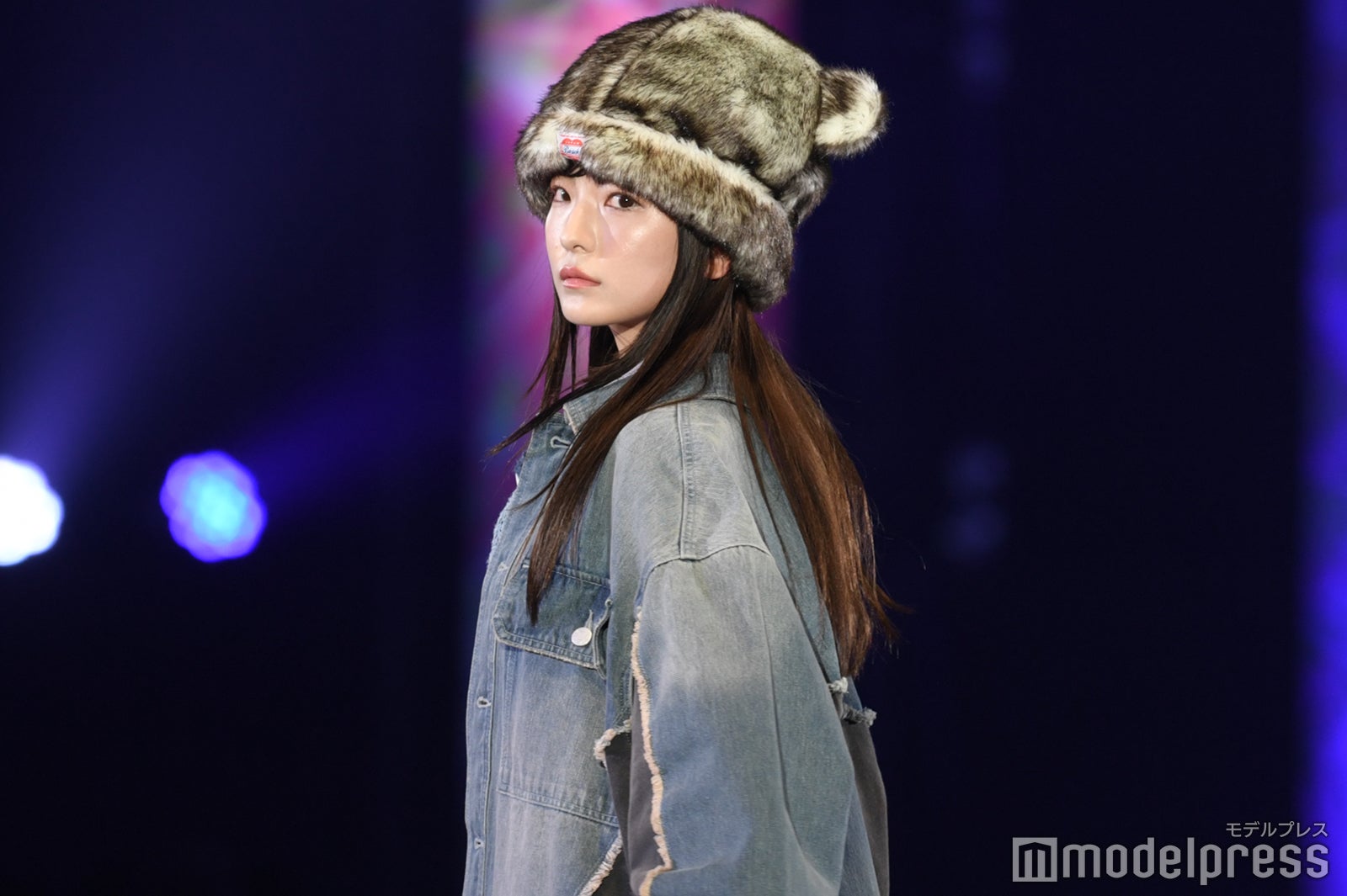 ≠ME永田詩央里、クマ耳帽子で遊び心溢れる 重ね着スタイルで