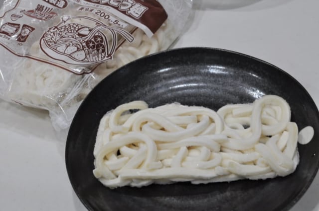 業務スーパーの「冷凍鍋ほうとう麺」中身