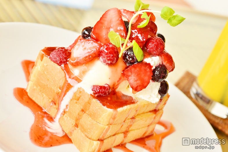 沖縄の海沿いリゾート空間で食べる絶品ハニートースト