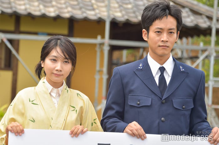 松本穂香、松坂桃李(C)モデルプレス