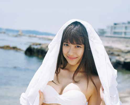山本瑚々南がグラビア初挑戦 白ビキニで美ボディ輝く