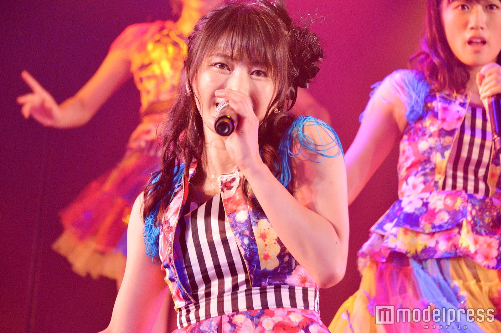 横山由依／井上ヨシマサ「神曲縛り」公演（C）モデルプレス